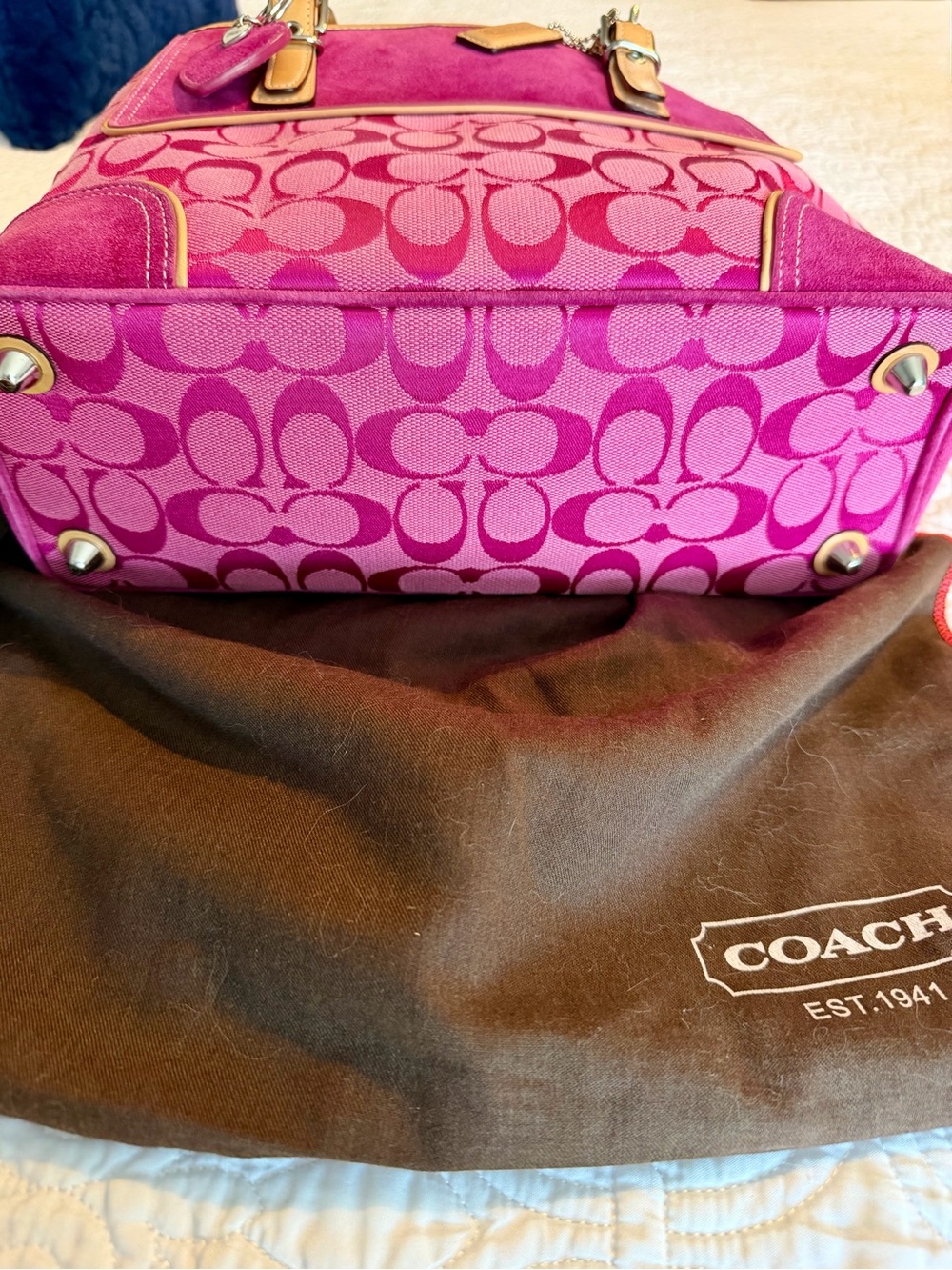 NWT COACH Pink Signature Suede & Canvas Hampton Tote w/ Wallet & Key Chain - Picture 5 of 16